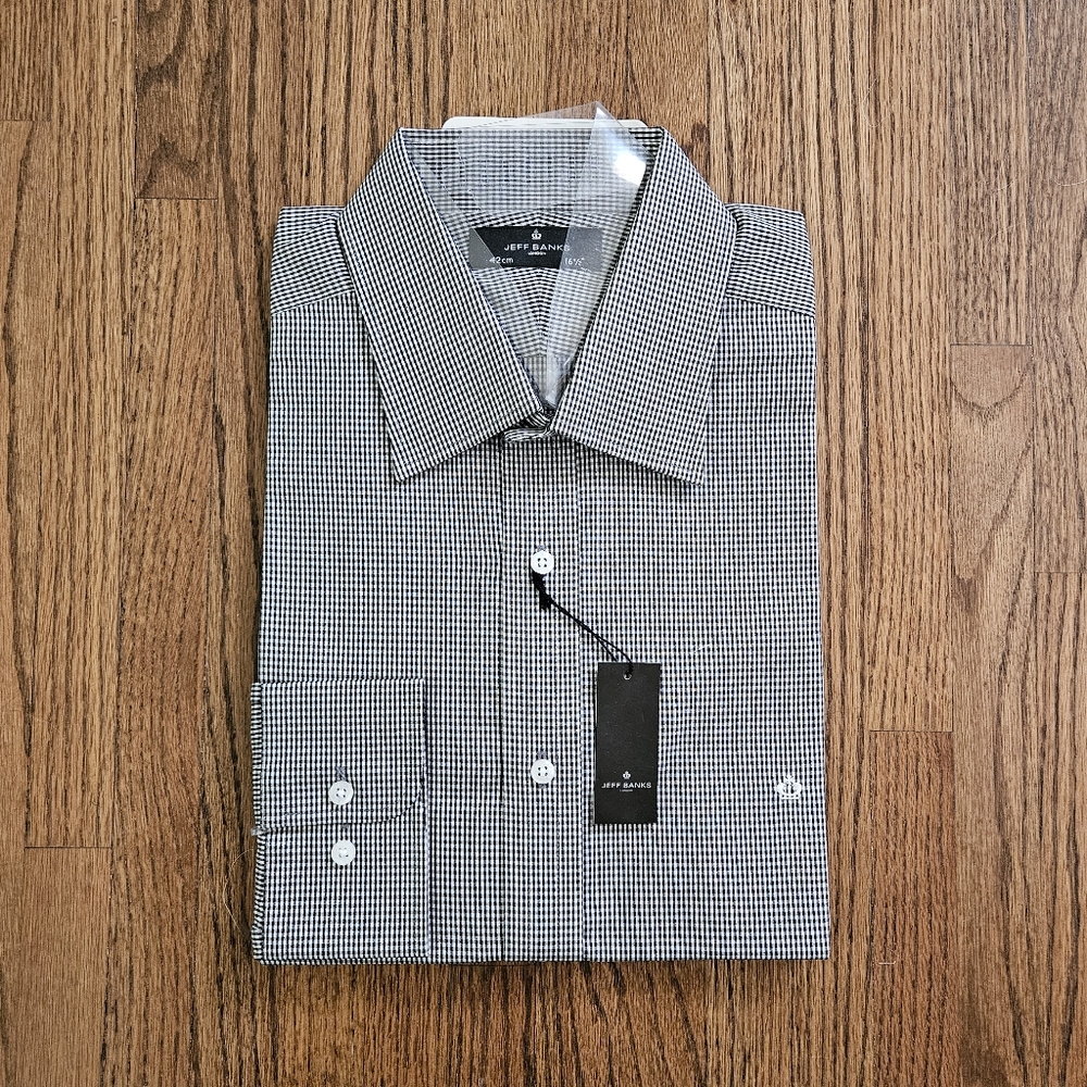 Black and White Dress Shirt with Crisp Finish (Jeff Banks)